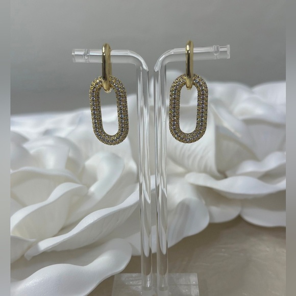 3/$30 Convertible Link Elegant Earrings - Picture 1 of 3